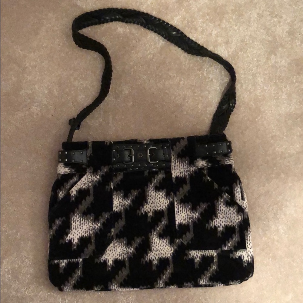 Unique no name size shoulder bag